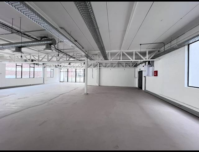 628M² OFFICE TO LET IN SALT RIVER